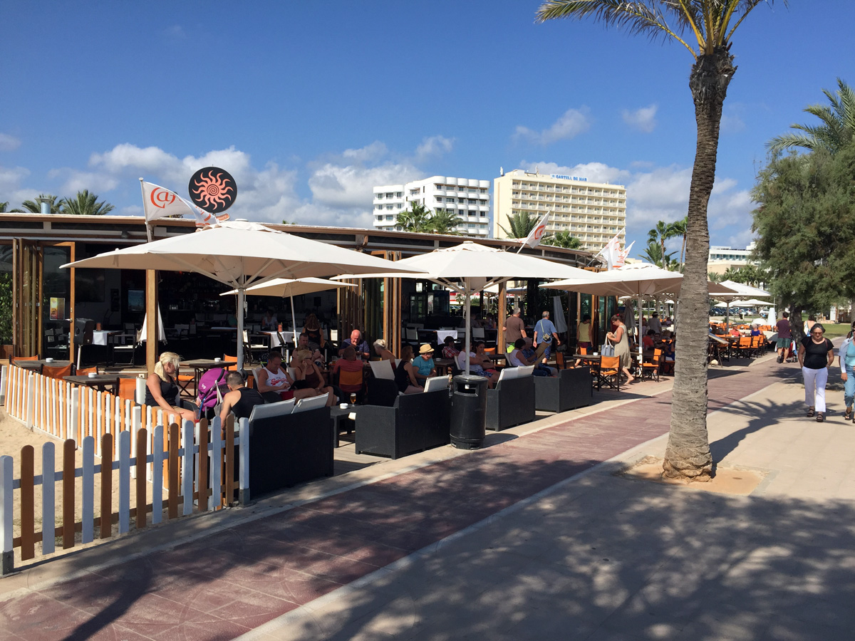 Cafe del Sol am Strand